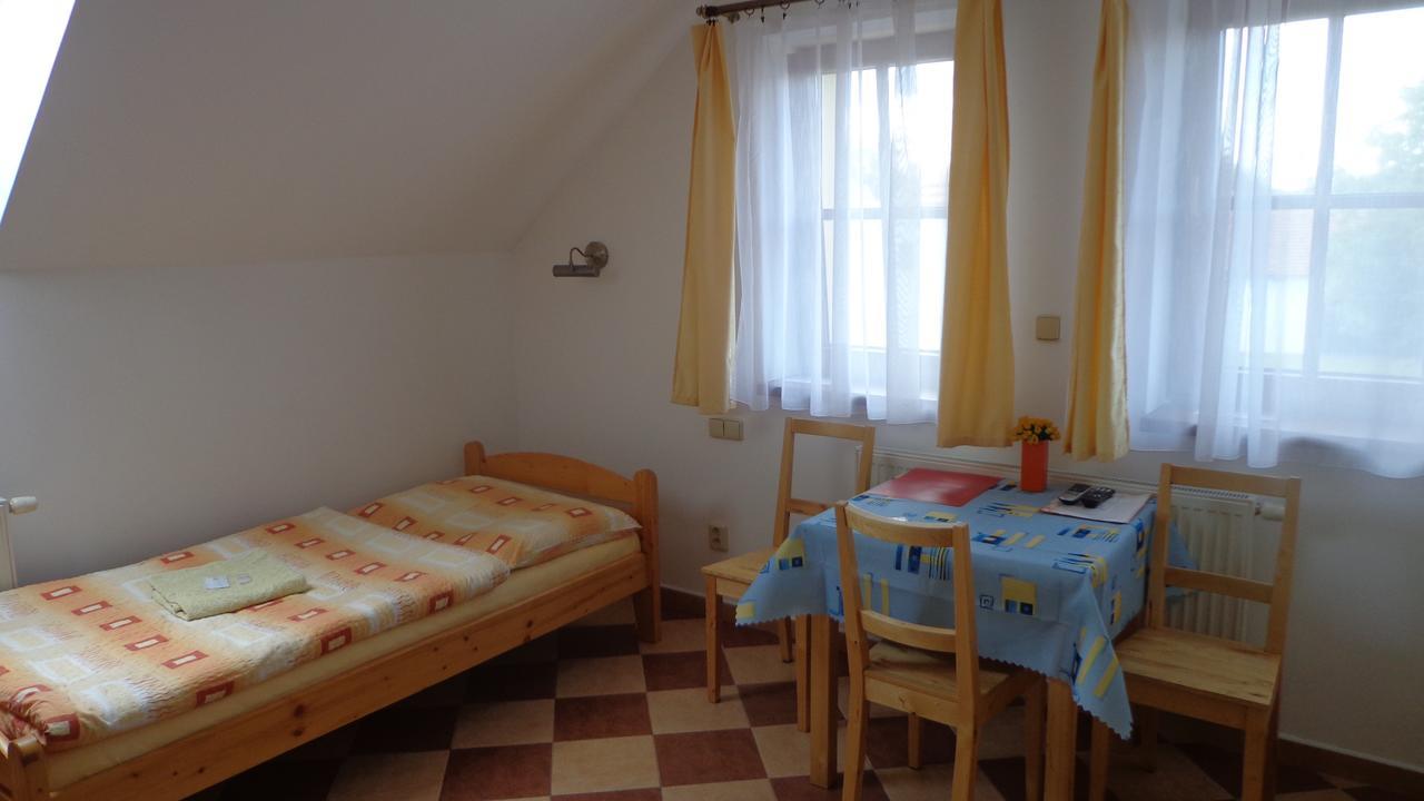 Pension Camp Prager Εξωτερικό φωτογραφία