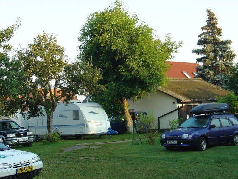 Pension Camp Prager Εξωτερικό φωτογραφία